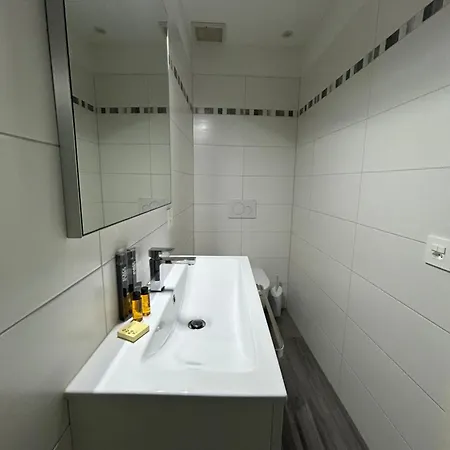 Moderno Appartamento A Tenero Exterior photo