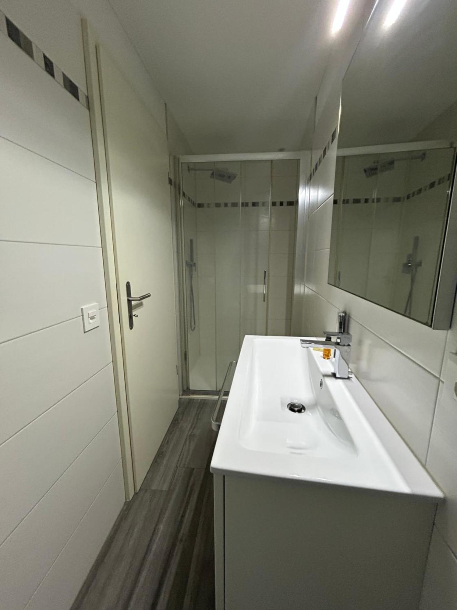 Moderno A Apartment *